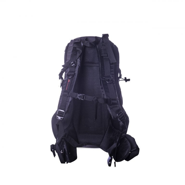Mochila Commuter 41L Trilhas e Rumos (preta) - Imagem 3